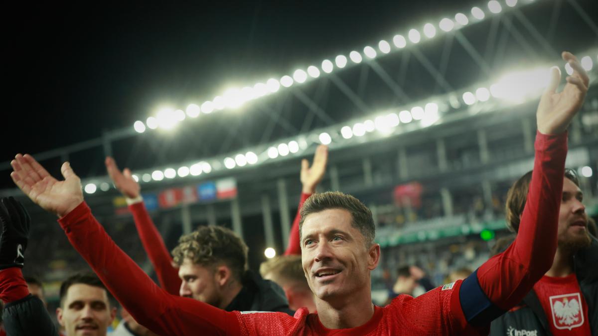 Barcelona'da Milli Alarm: Flick'in 15 Yıldızı Kritik Maçlar Öncesi Dağıldı!