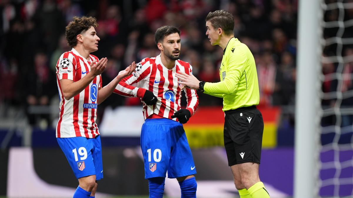 Julián Álvarez'in Barcelona Hayali ve Takım Arkadaşından Destek: "Peşini Bırakma"