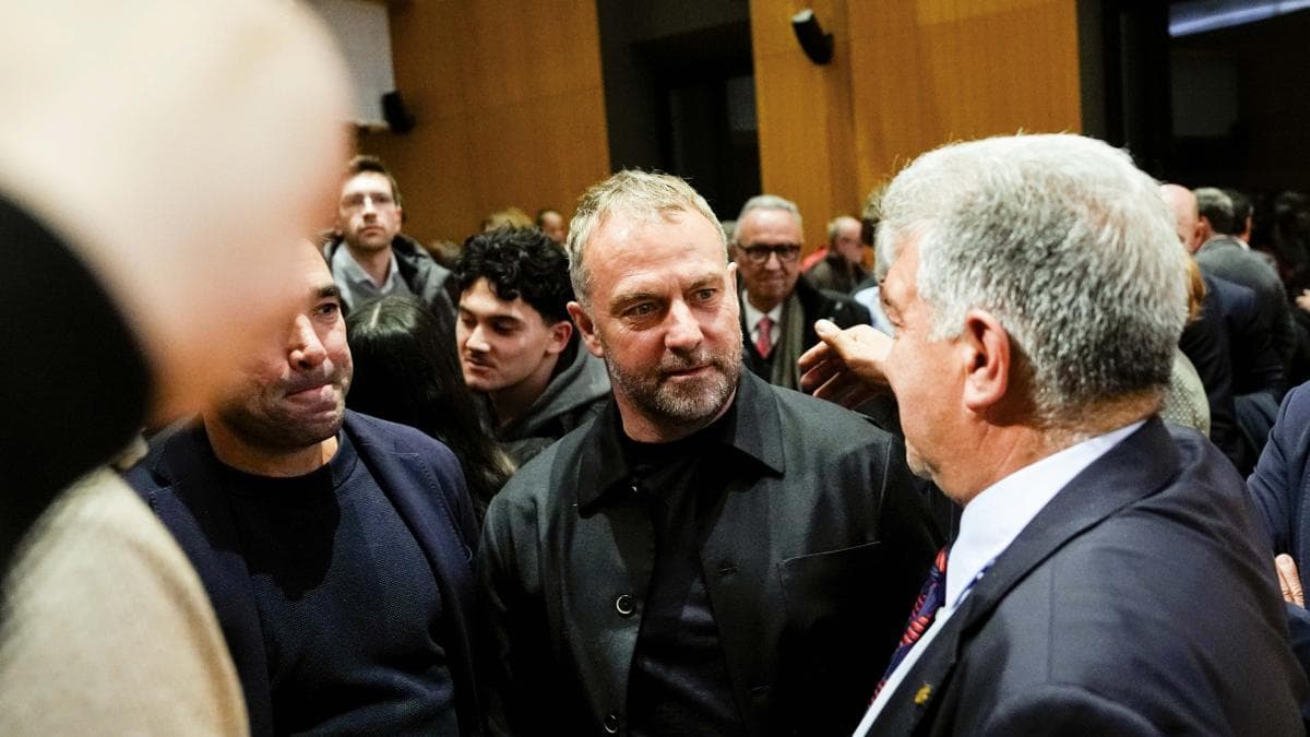 Hansi Flick'ten Laporta'ya Destek İmzası