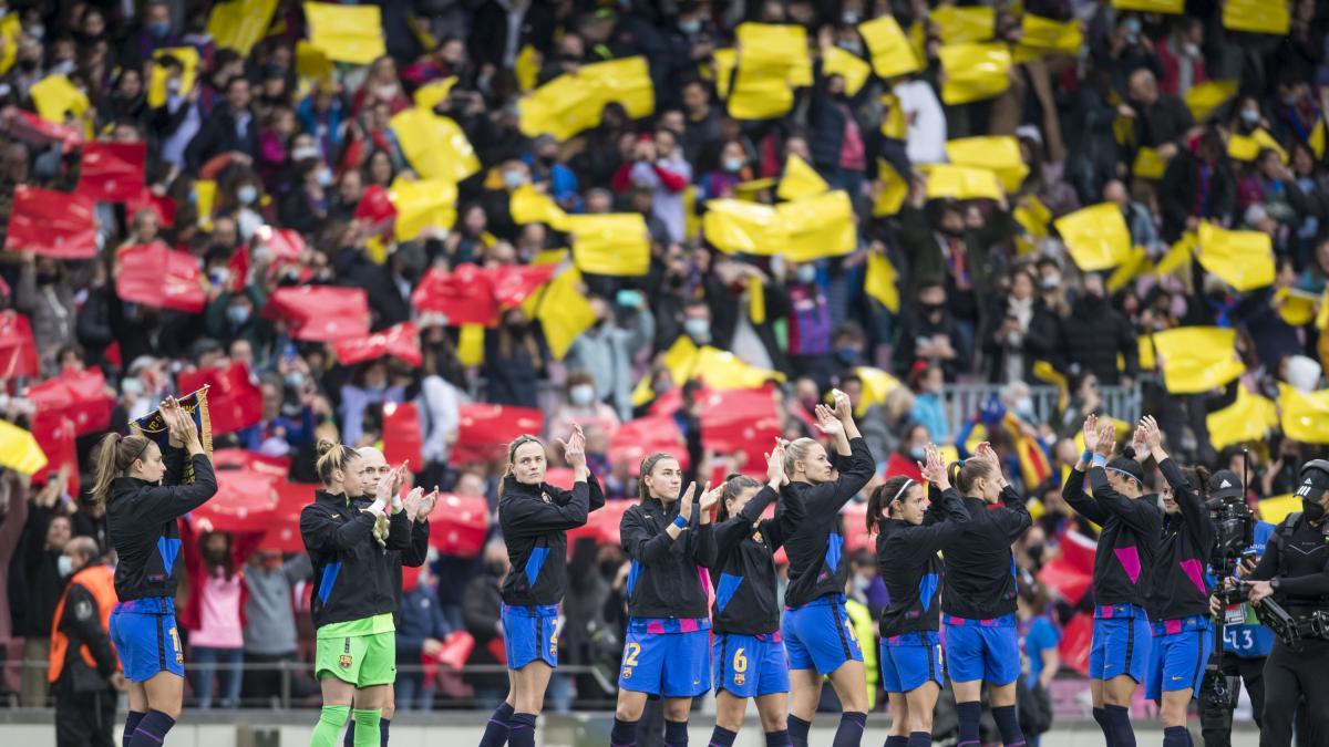 Barça Kadın Takımı'nın Spotify Camp Nou Soyunma Odası Gecikmesi: Tarihi Maç Öncesi Engel