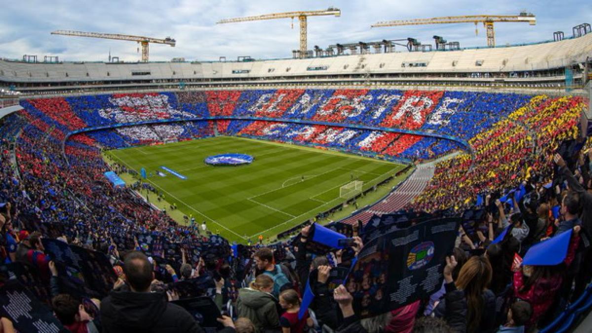 Camp Nou'dan Kadınlar El Clásico'suna Tarihi Destek: "El Nostre Camí" Mozaği