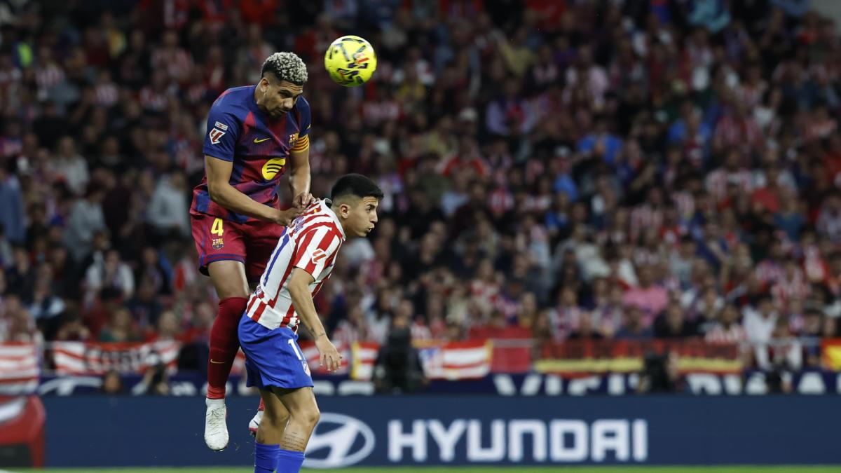 Barcelona'ya Sakatlık Şoku: Araujo Maçı Tamamlayamadı, Flick'in Planları Sekteye Uğradı