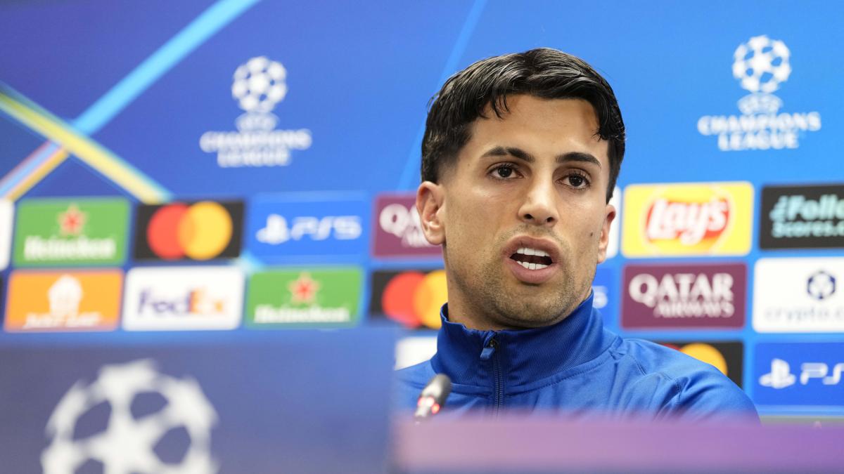 Cancelo'nun Geleceği Belirsizliğini Koruyor: Barcelona'nın Finansal Dansı