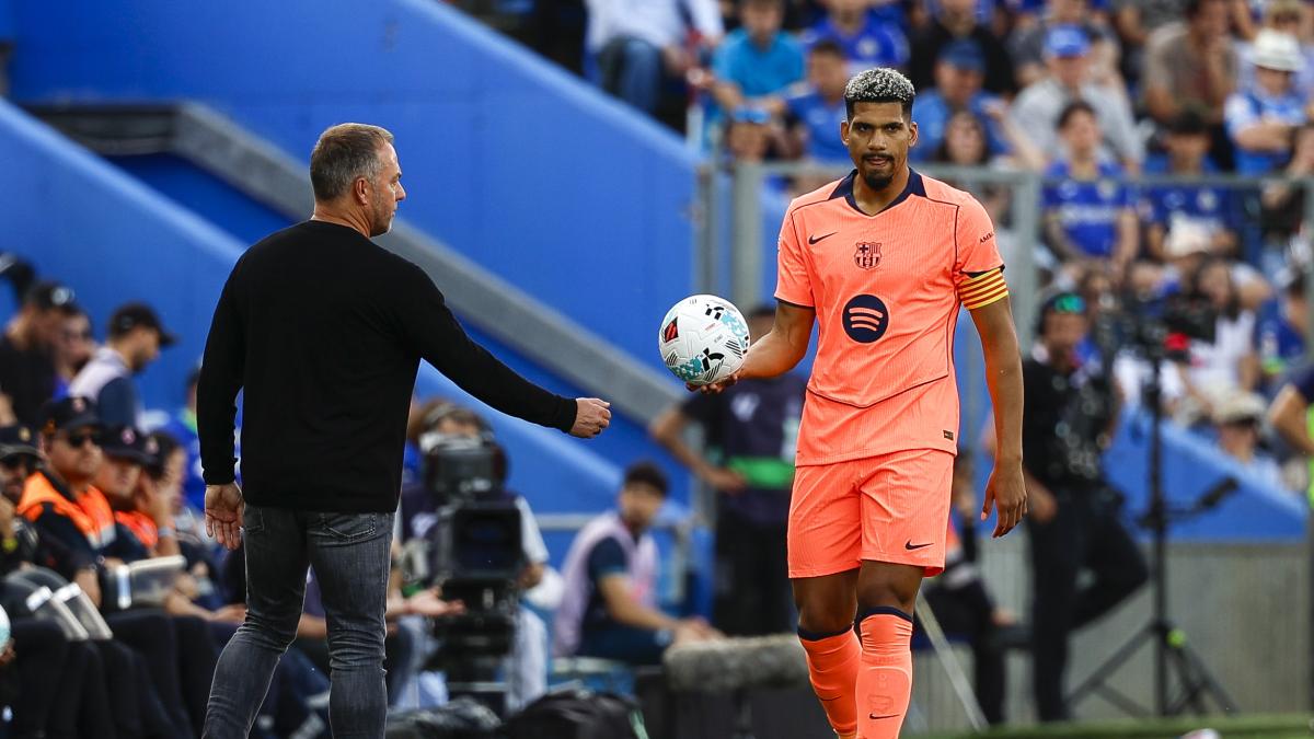 Araujo'dan Net Mesaj: "Transfer Edilebilir Hissetmiyorum, Hedefim Barça'da Kalmak!"