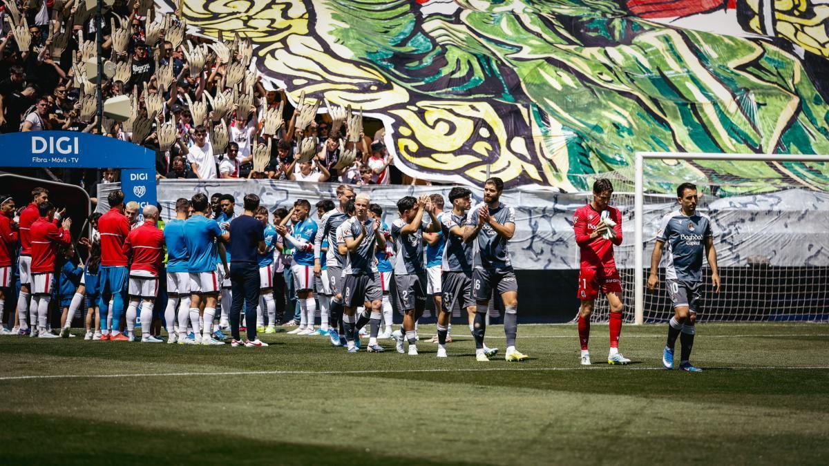 La Liga'da Şampiyonluk Rüzgarları: 'Pasillo' Geleneği ve Büyük Rekabetin Gölgesi