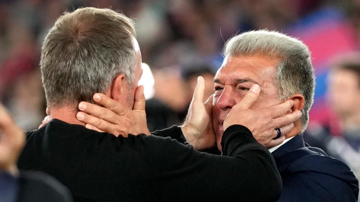Hansi Flick'ten Duygusal Mesaj: Babasının Vefatıyla Sarsılan Barça Ailesi