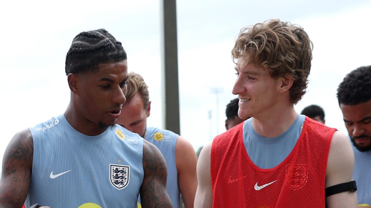 İngiltere'nin Dünya Kupası Serüveni: Barcelona'lı Rashford ve Gordon Rekabeti Kızışıyor