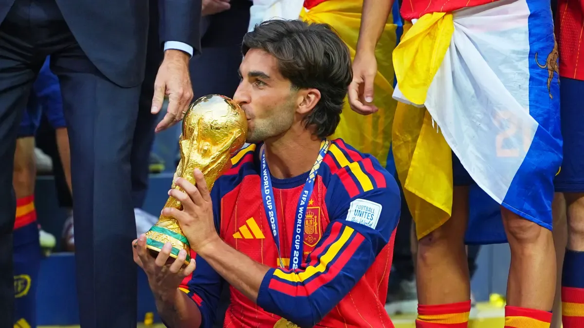 Ferran Torres, New York Yankees Maçında Yıldız Konuk: Beyzbol Sahasında Futbol Rüzgarı