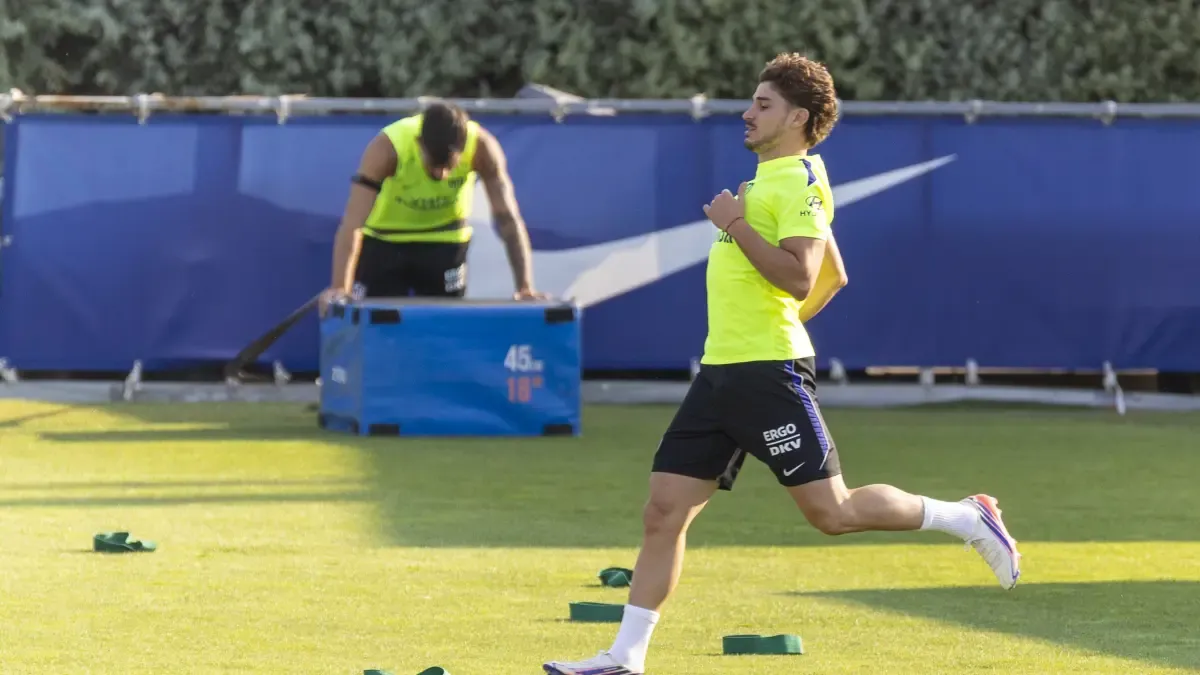 **Julián Álvarez'in Barcelona Rüyası: Simeone Duvarı ve Transfer Çıkmazı**