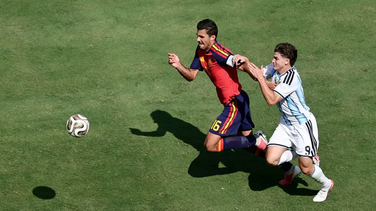 Julián Álvarez'den Rodri'nin Barça Transferine 'Beğeni': Spekülasyonlar Alevlendi