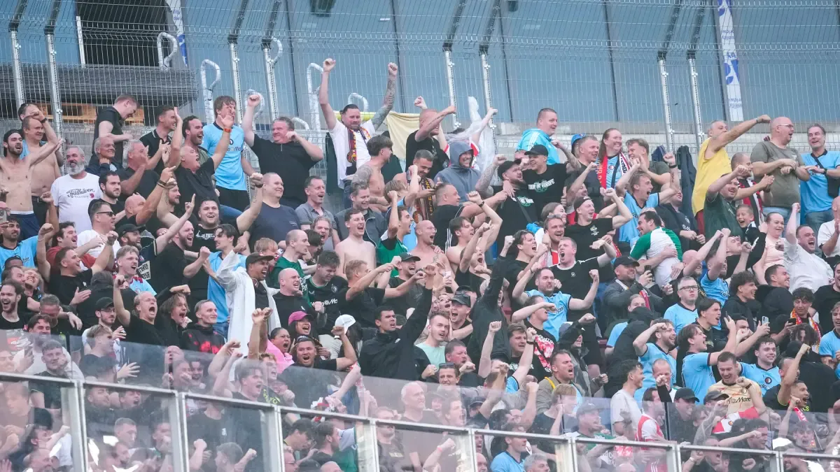 Feyenoord'a Camp Nou'daki Olaylar Nedeniyle UEFA'dan Ağır Ceza