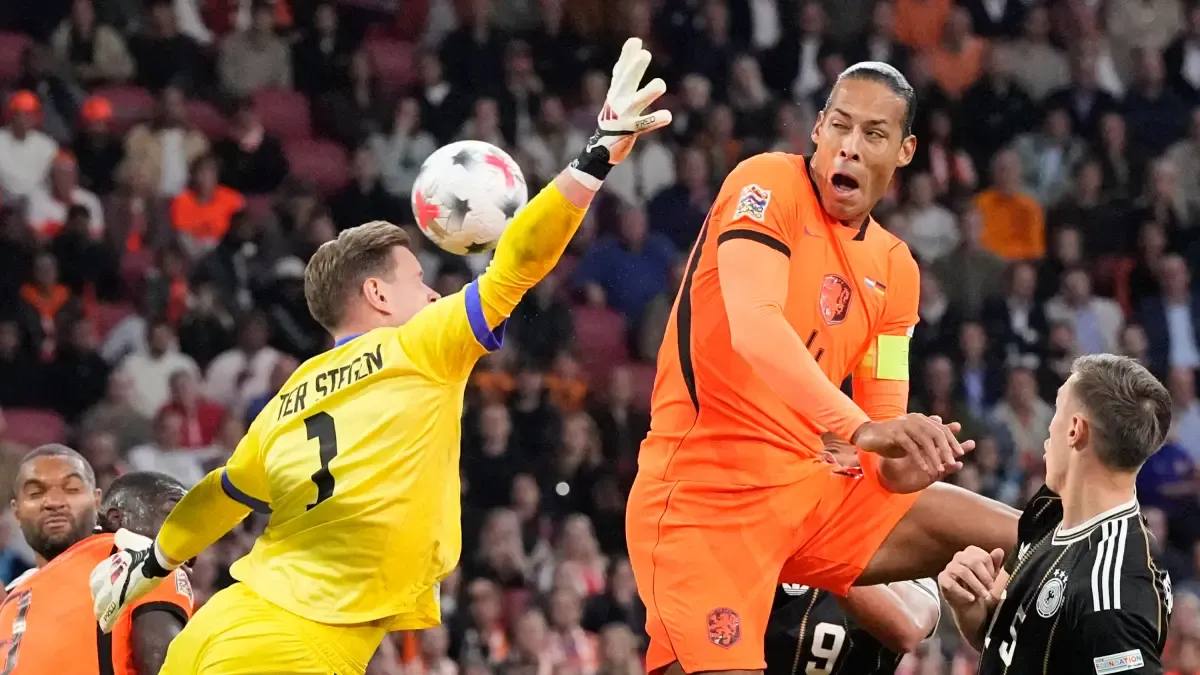 Almanya Kaleci Krizi: Efsane Kahn, Ter Stegen'i Tek Geçti, Klopp'a Mesaj!