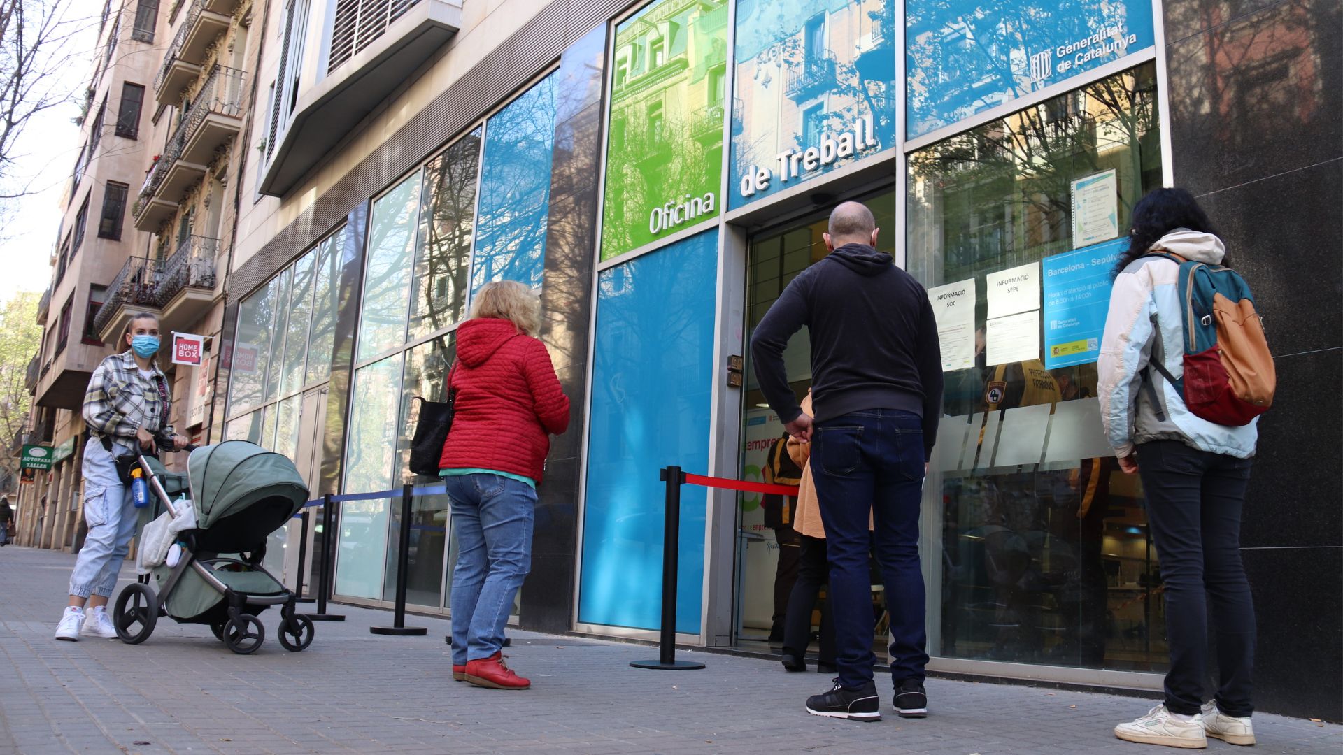 Katalonya'da İstihdam Rekor Kırdı, İşsizlik Hafifçe Yükseldi: Karmaşık Tablo