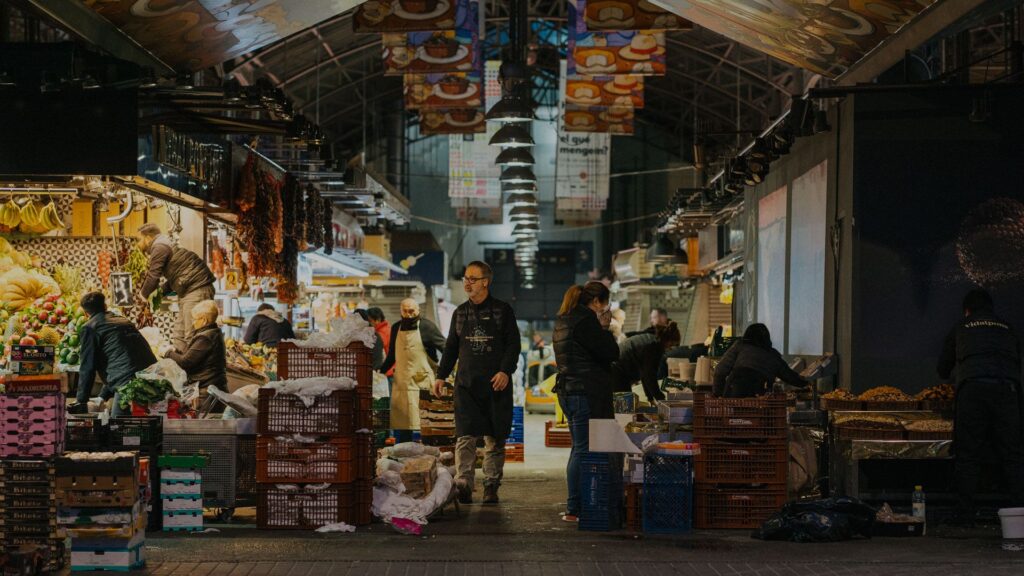 Barselona'nın Tarihi Boqueria Pazarı Yenileniyor: Tezgahlar Geçici Çadıra Taşınıyor