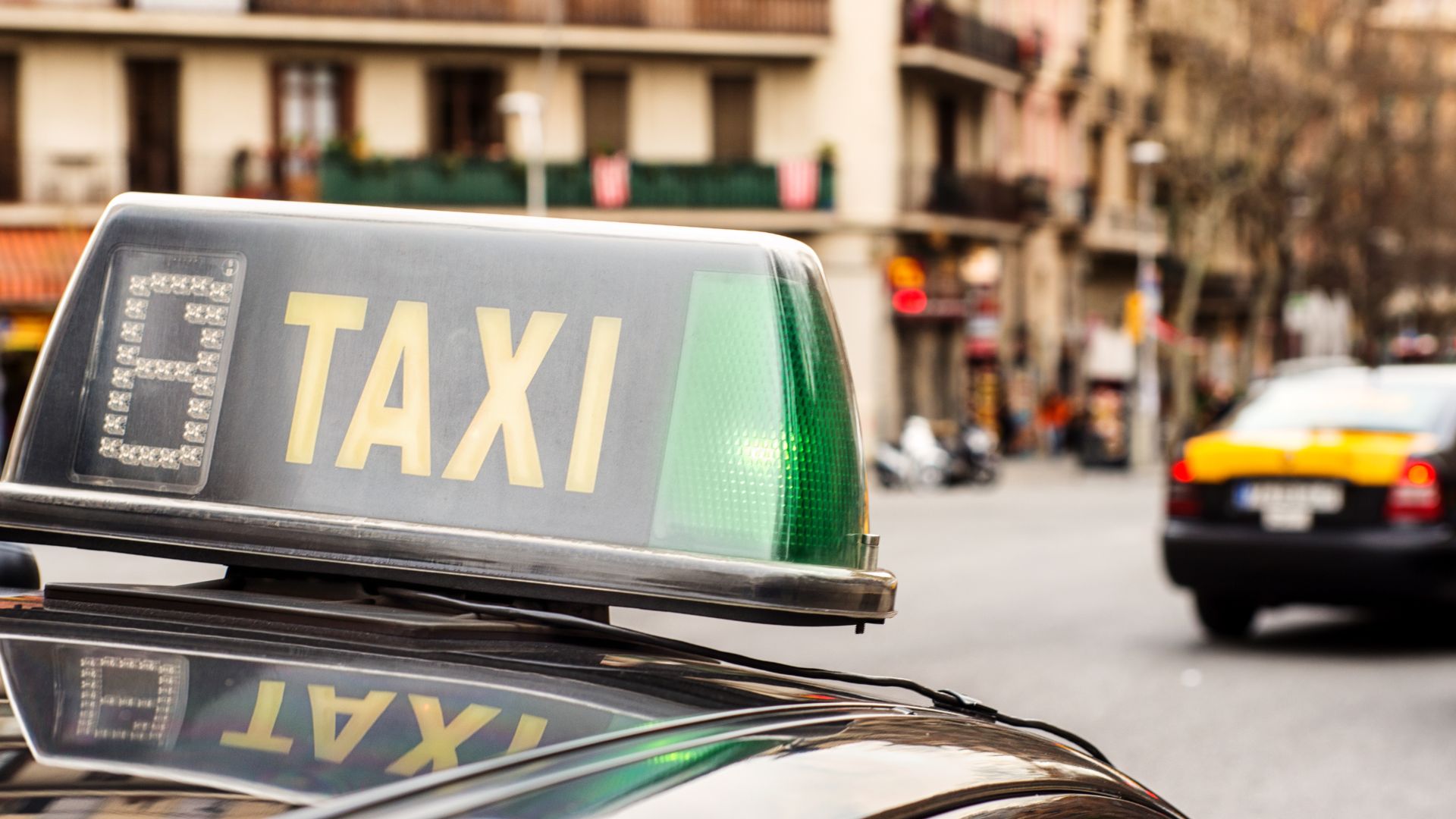 Barselona'da Taksi-VTC Gerilimine Çözüm Önerisi: Geçici Taksi Lisansı Modeli Gündemde