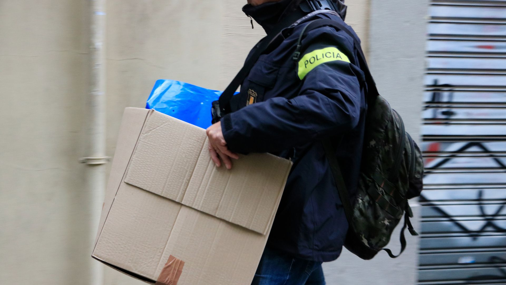 Uluslararası Silah ve Uyuşturucu Şebekesi Çökertildi: Barcelona'da Önemli Operasyon