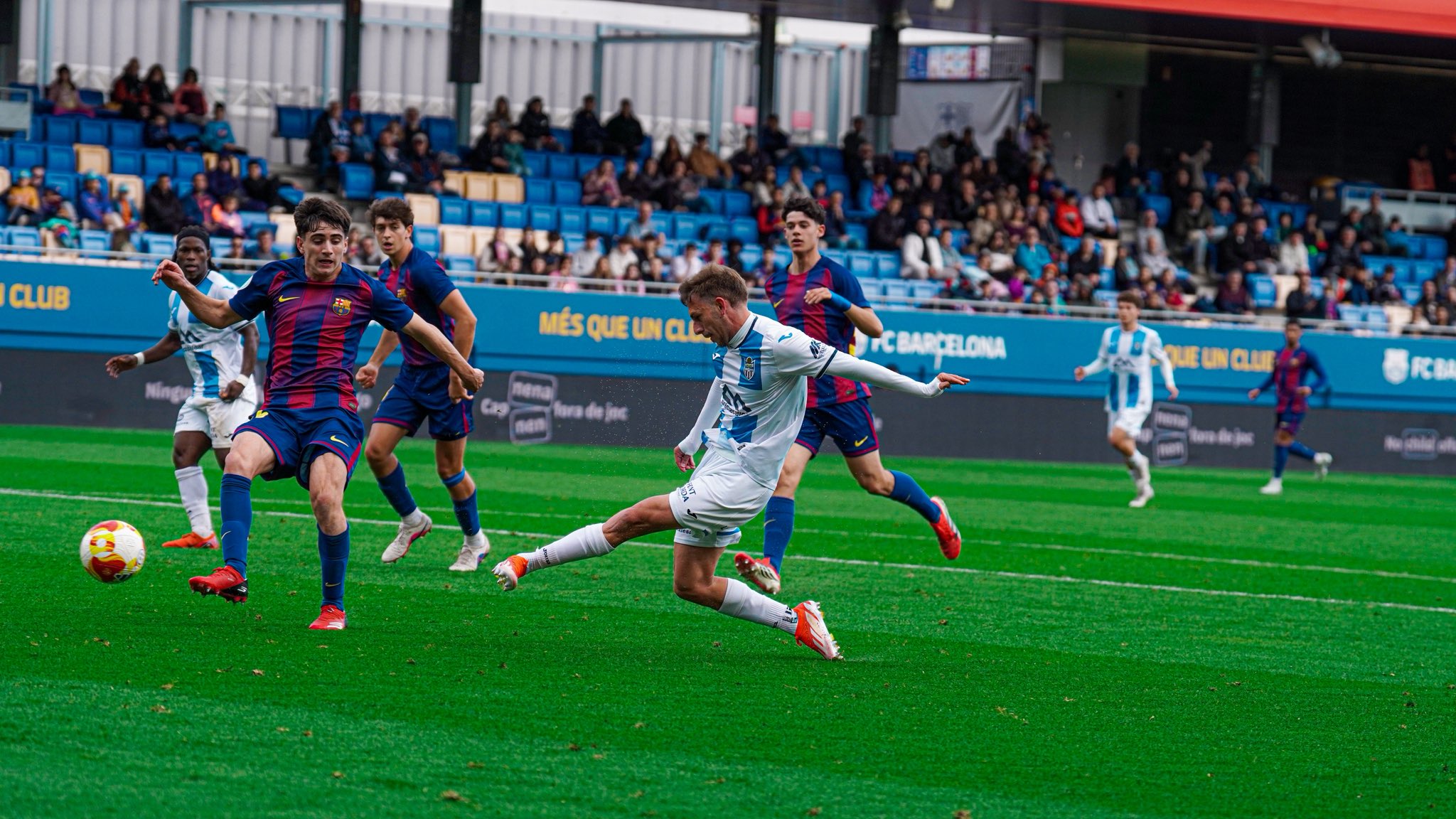 Barça Atlètic Son Dakika Penaltısıyla Hayata Tutundu: Yükselme Umutları Devam Ediyor