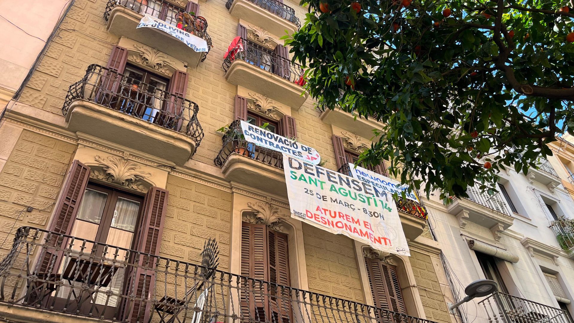 Barselona'da Kiracı Tahliyesi Üç Ay Ertelendi: Sant Agustí Bloğu'nda Konut Krizi