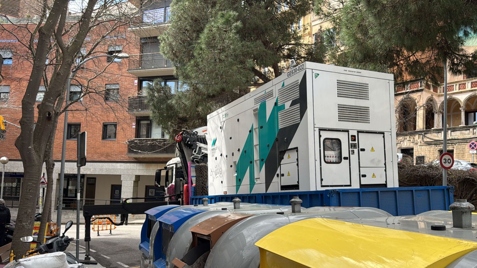 Barselona'nın Vallvidrera Bölgesinde Büyük Elektrik Kesintisi: 600 Hane Karanlıkta