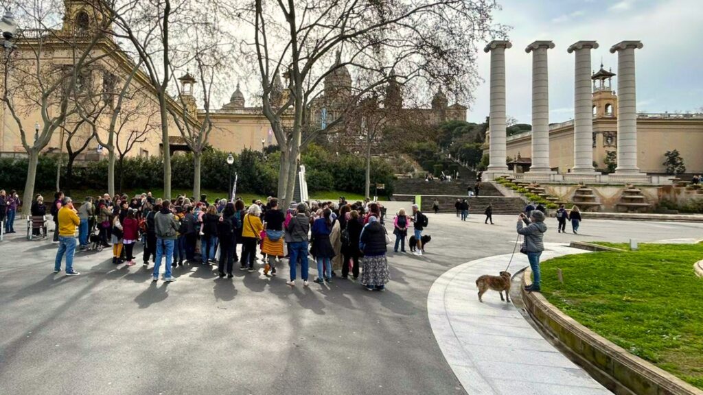 Barselona'da Kadınlar Montjuïc'te Yürüdü: "Korkusuzca Yürüme Hakkımız Var!"