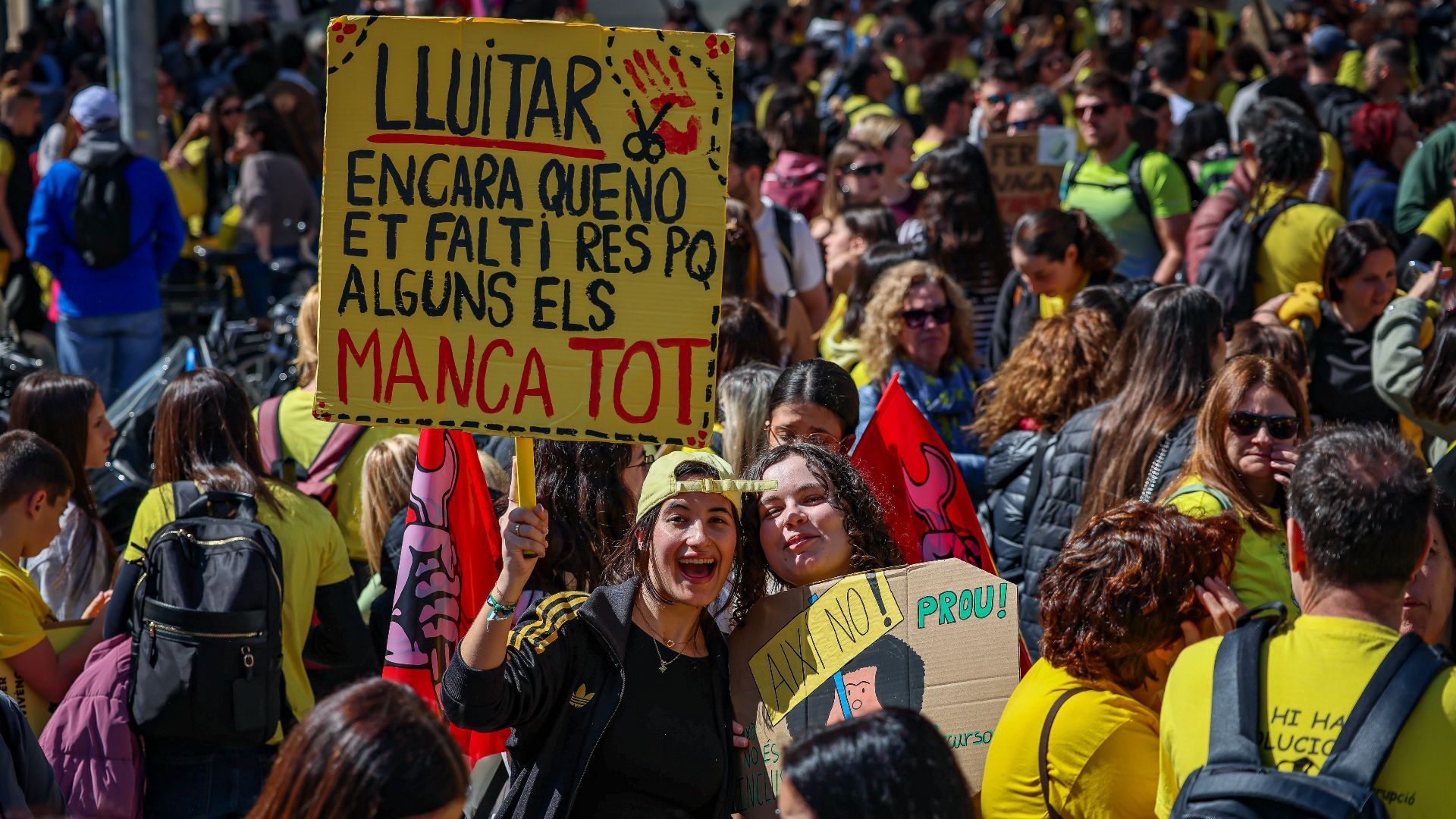 Katalonya Eğitim Sendikaları Hükümetle Anlaşamadı: Yeni Grevler Kapıda!