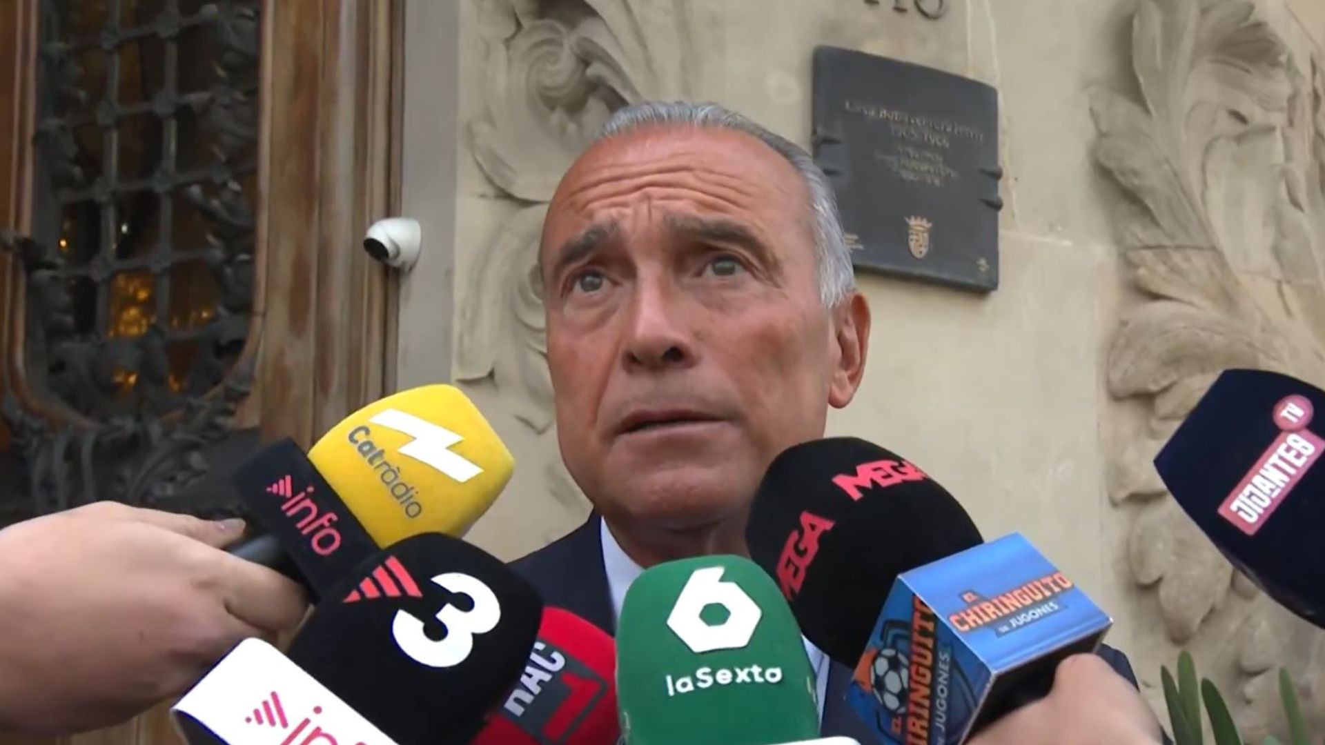 Barcelona'dan UEFA'ya Hakem Tepkisi: Şampiyonlar Ligi'ndeki Tartışmalı Kararlar Mercek