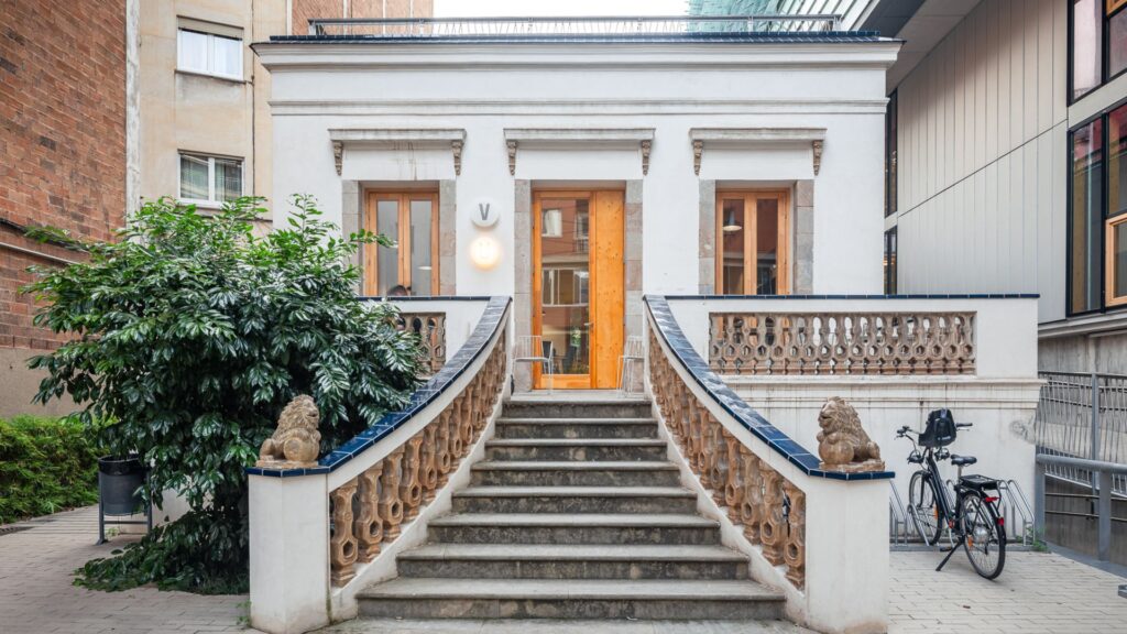 Barselona'da Sant Jordi Coşkusu: Ejderhalar, Kitaplar ve Çocuklar İçin Büyülü Etkinlikler