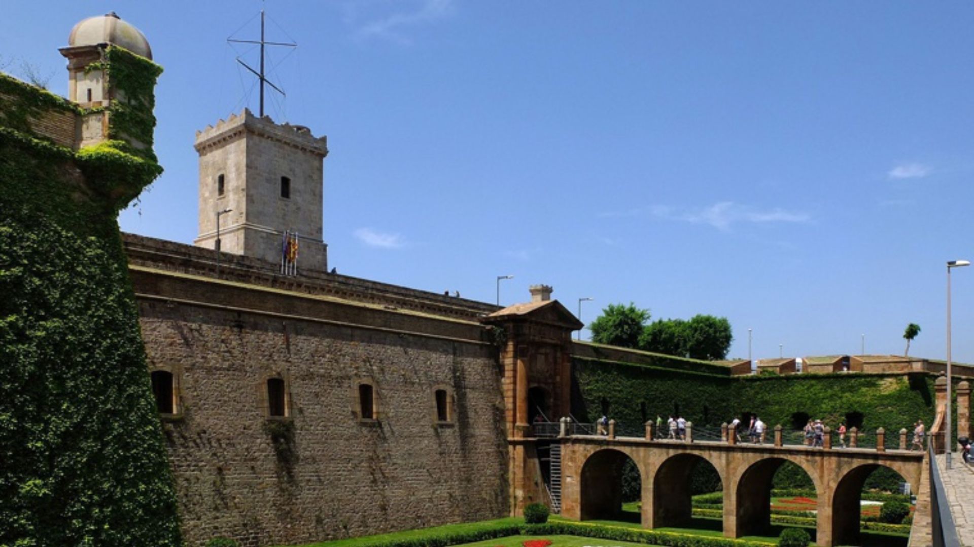 Barselona'da Montjuïc Kalesi Terör Mağdurları Anı Merkezi Oluyor