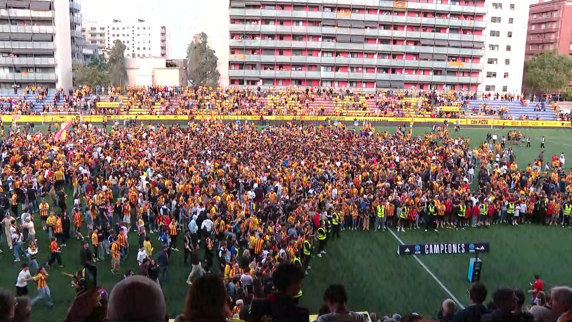 UE Sant Andreu Tarihi Yükselişle Primera Federació'ya Çıktı: Barselona'da Coşku Dorukta
