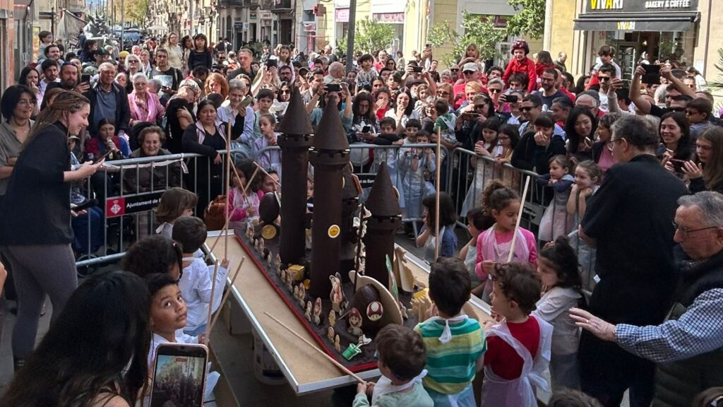 Barselona'da Paskalya'nın Tatlı Yüzü: 18 Yıllık Dayanışma Geleneği Devam Ediyor