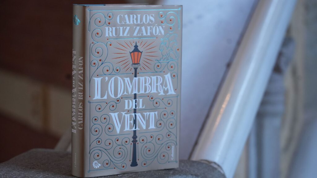 Carlos Ruiz Zafón'un Efsanevi Romanı "Rüzgarın Gölgesi" 25 Yaşında: Barselona'da Edebi