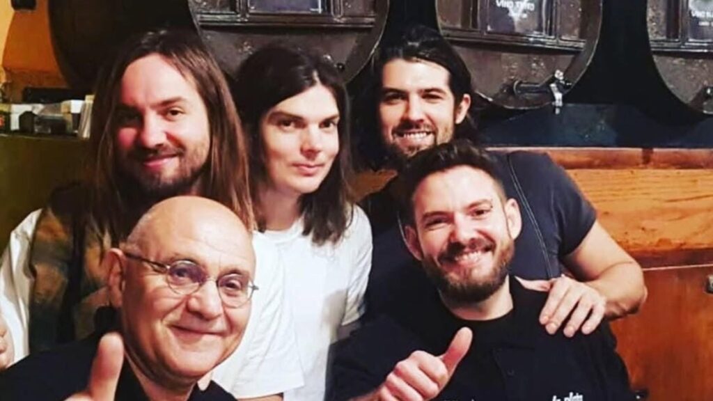 Tame Impala'dan Barselona Klasiği: Ünlü Grup La Plata Bar'ın Sadık Müşterisi Oldu
