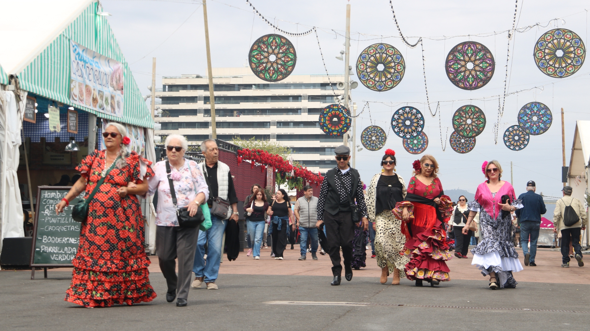 Barselona'daki Feria de Abril'de Genç Bir Kadına Cinsel Saldırı Soruşturuluyor