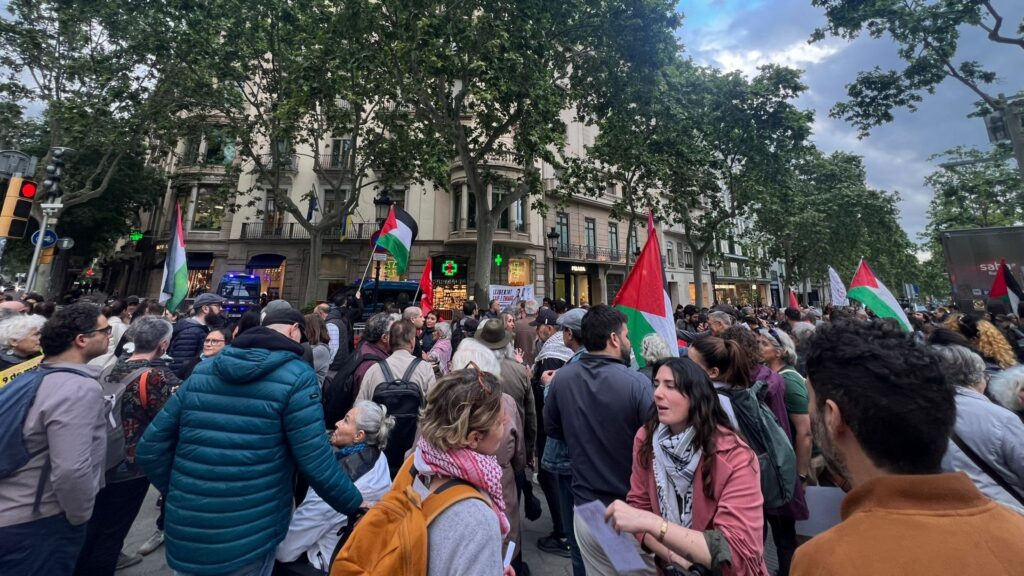 İsrail'in Gözaltına Aldığı Filo Aktivistleri İçin Barselona'da Protesto: Diplomatik