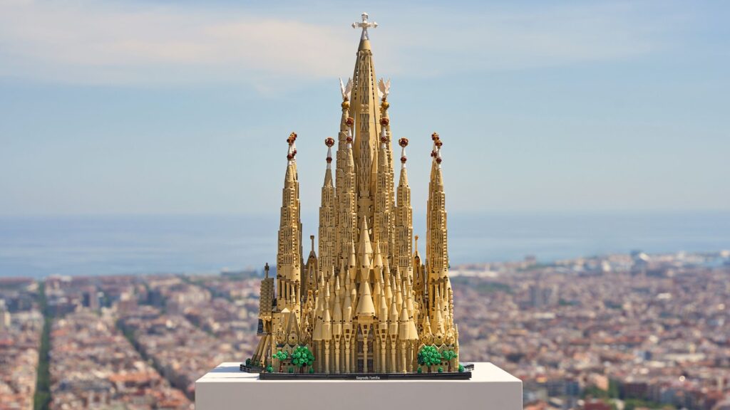 Barselona'da LEGO Sagrada Família'nın Erken Tanıtımı: Dev Yapı Mimari Tutkunlarını