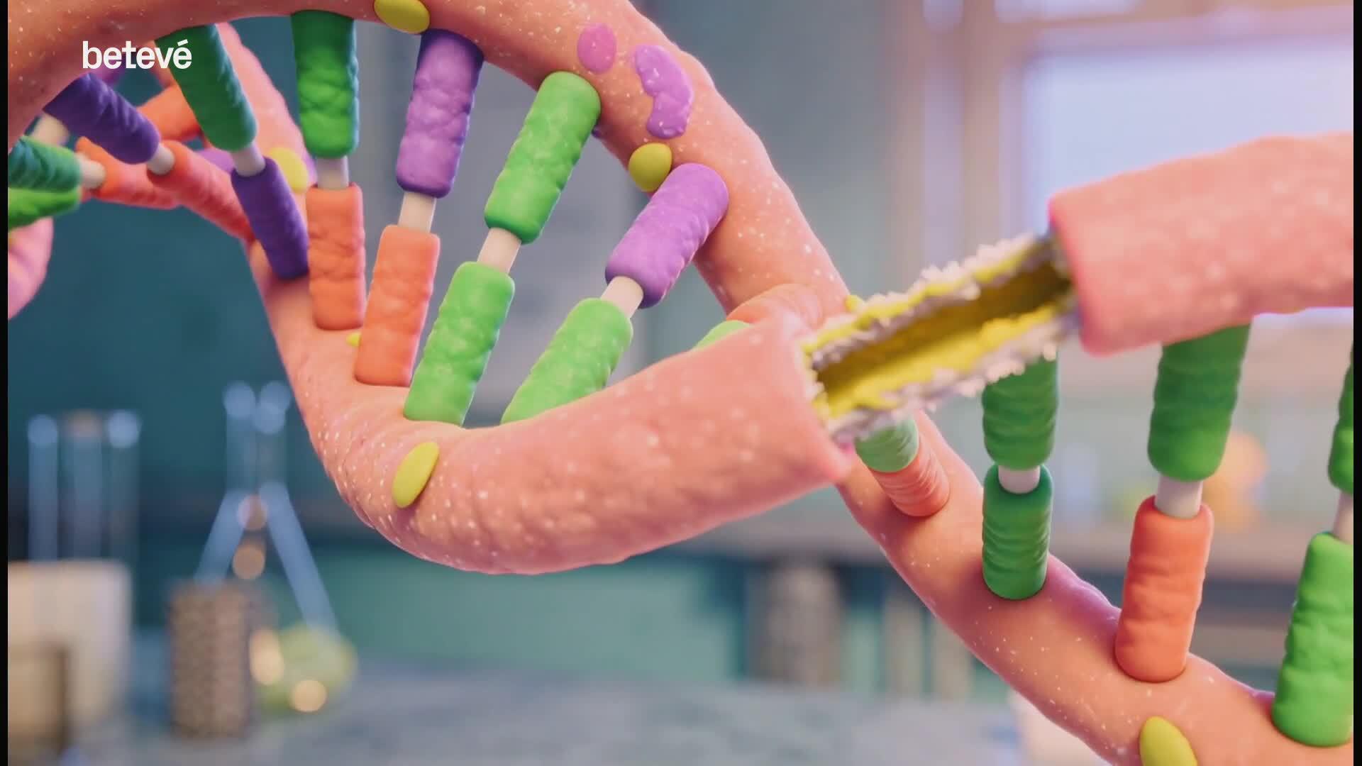 Barselona'da Okulda Muz DNA'sı Çıkarma Deneyi: Bilim Çocuklarla Buluşuyor