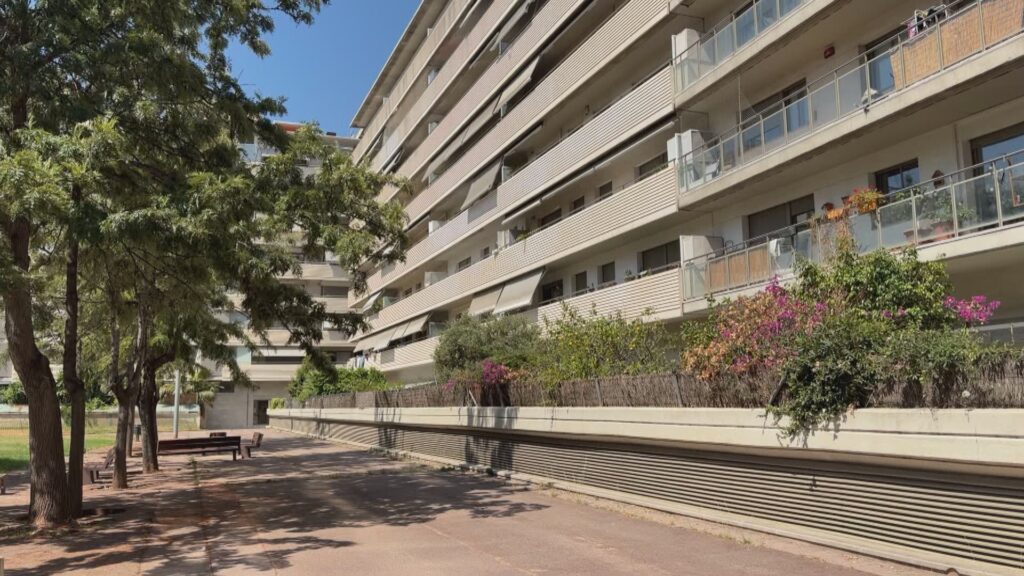 Barselona'da Park Altındaki Otoparkta Yapısal Hasar Endişesi: Sızıntı Tartışması