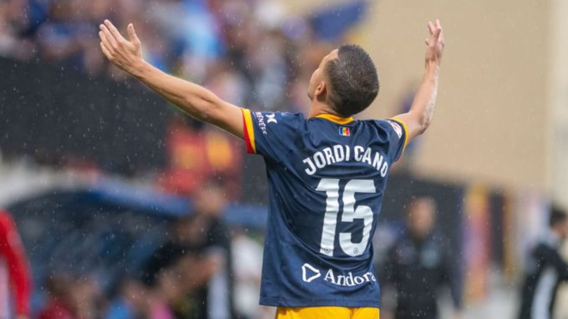 Jordi Cano'dan Profesyonel Futbola Muhteşem Başlangıç: Piqué'nin Takımında Tarihi Debut