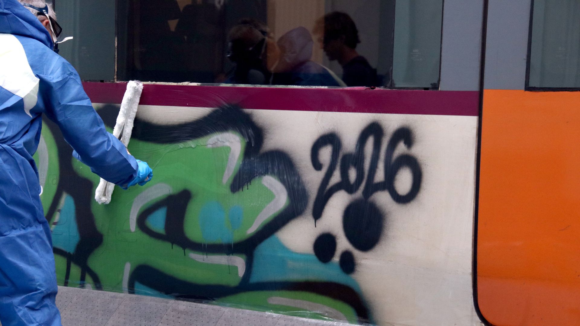 Barselona'da Tren Grafiti Vandalizmine Büyük Darbe: 9 Kişi Tutuklandı, Zarar 229 Bin