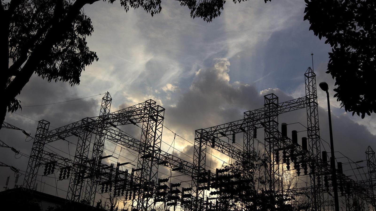 İber Yarımadası'ndaki Büyük Elektrik Kesintisinin Nedeni: Çoklu Faktörler