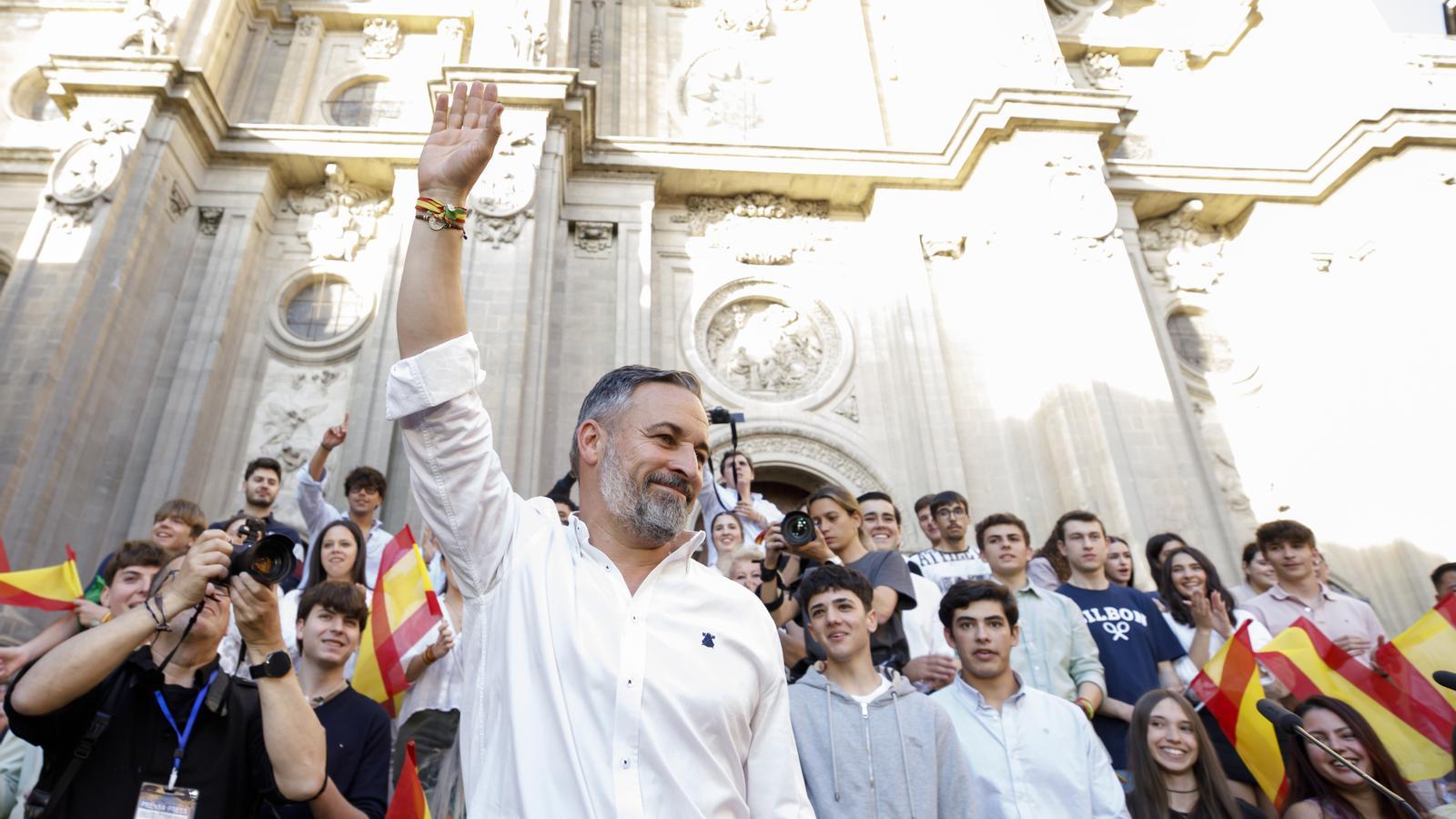 İspanyol Siyasetinde Medya Polarizasyonu: Halk Partisi ve Vox İttifakı Çıkmazı