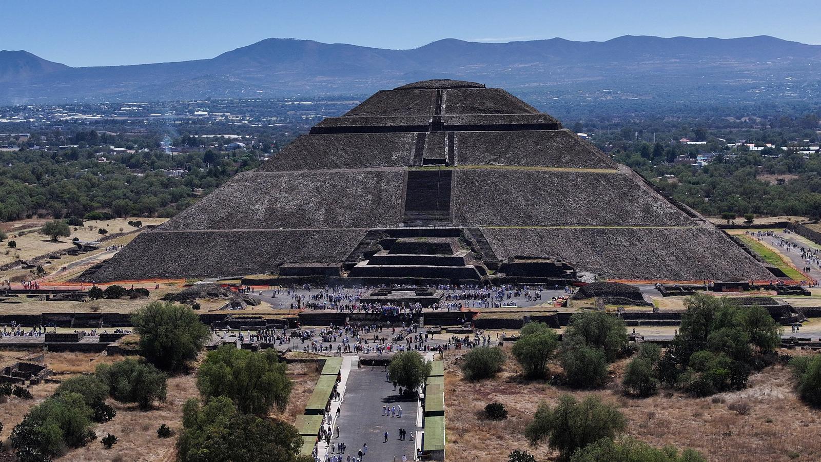Meksika'nın Tarihi Teotihuacan Piramitleri'nde Kanlı Saldırı: Kanadalı Turist Hayatını