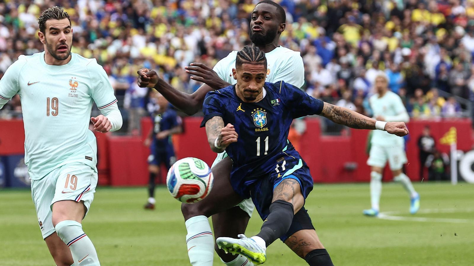 Raphinha'nın Tekrarlayan Sakatlık Kabusu: Barcelona'da Alarm Zilleri Çalıyor