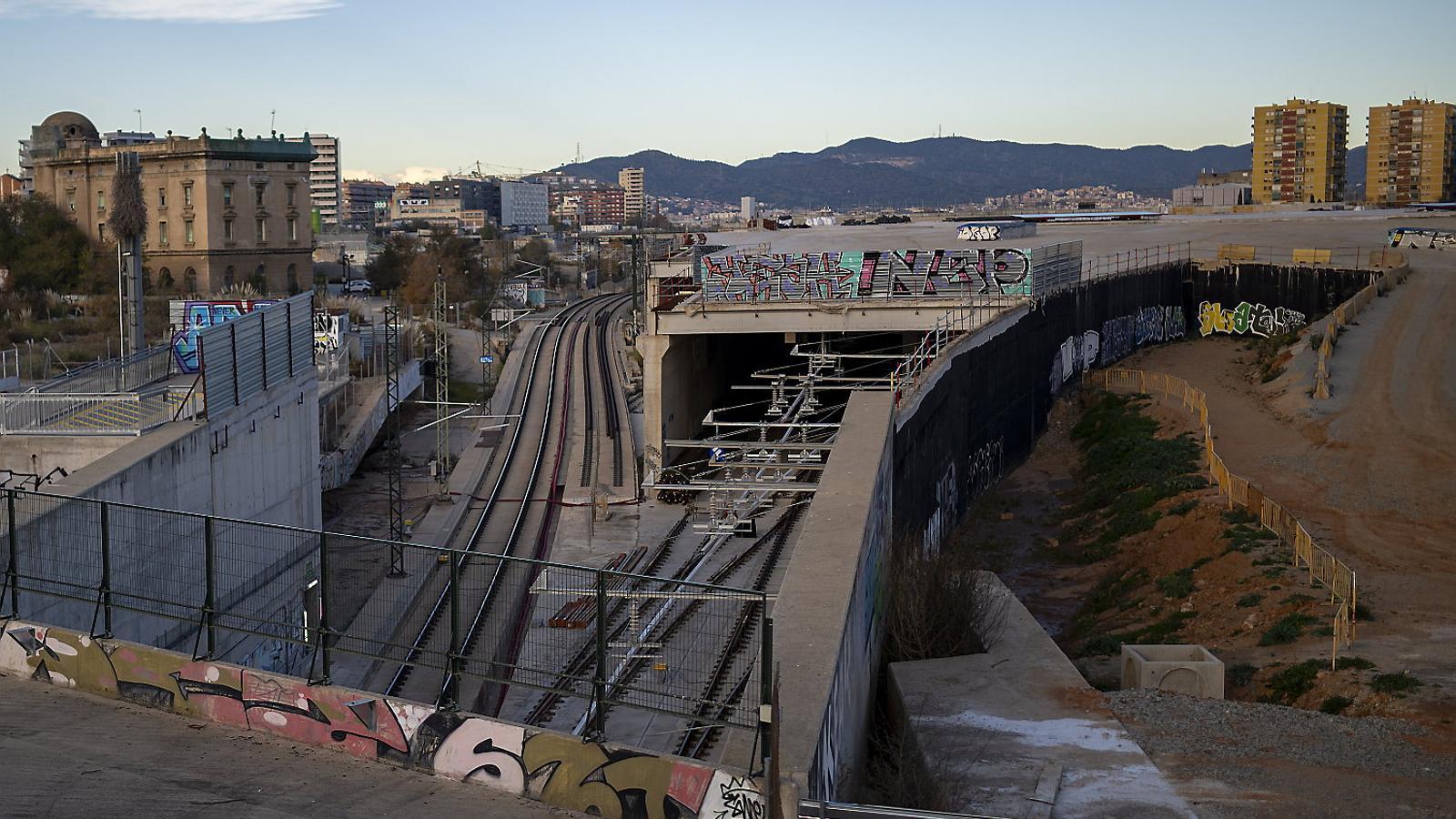 Barselona Metrosu'nda Kesinti Bitti: L9 ve L10 Nord Hatları Yeniden Açıldı