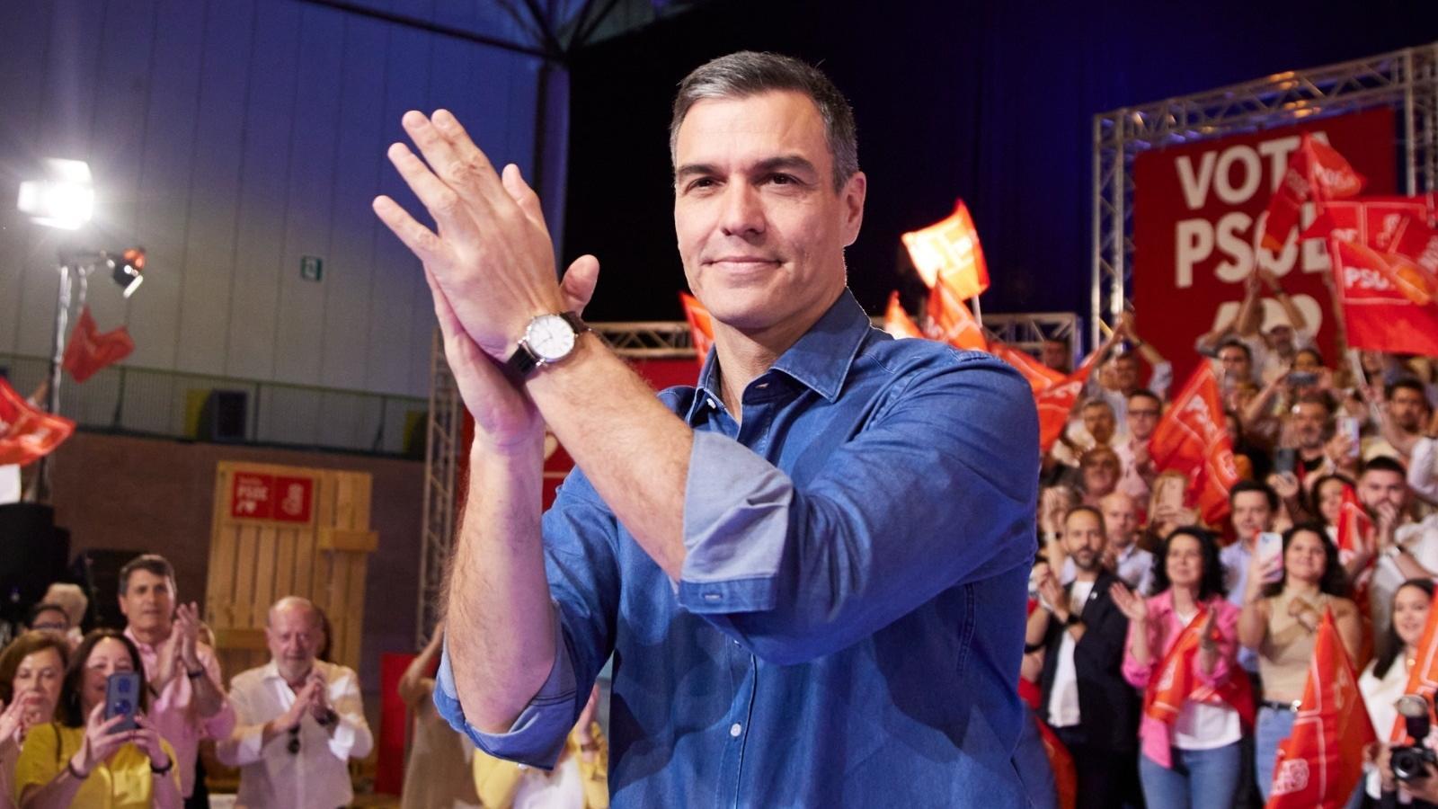 İspanya'da Siyasi Nabız: CIS Anketi PSOE'yi Lider, Sánchez'i Favori Gösteriyor