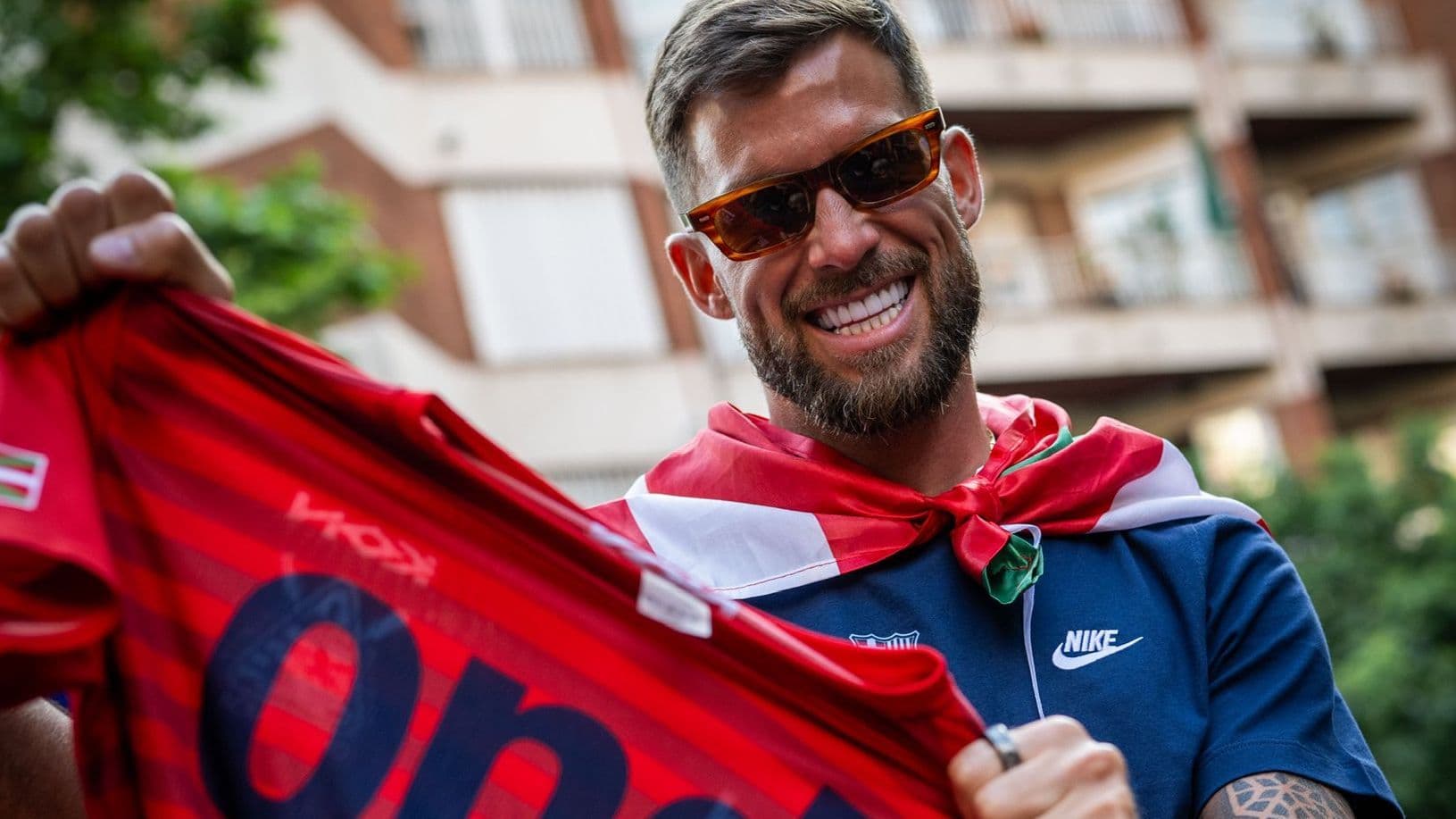 Iñigo Martínez ve Eşi, Barselona'da Doğan Çocuklarına Katalan Adı Verd