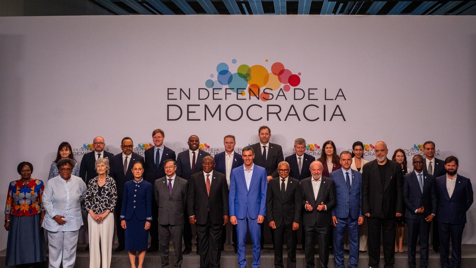 Barselona'da Demokrasi Zirvesi: Sánchez, Trump ve Putin'e Karşı BM Reformu Çağrısı