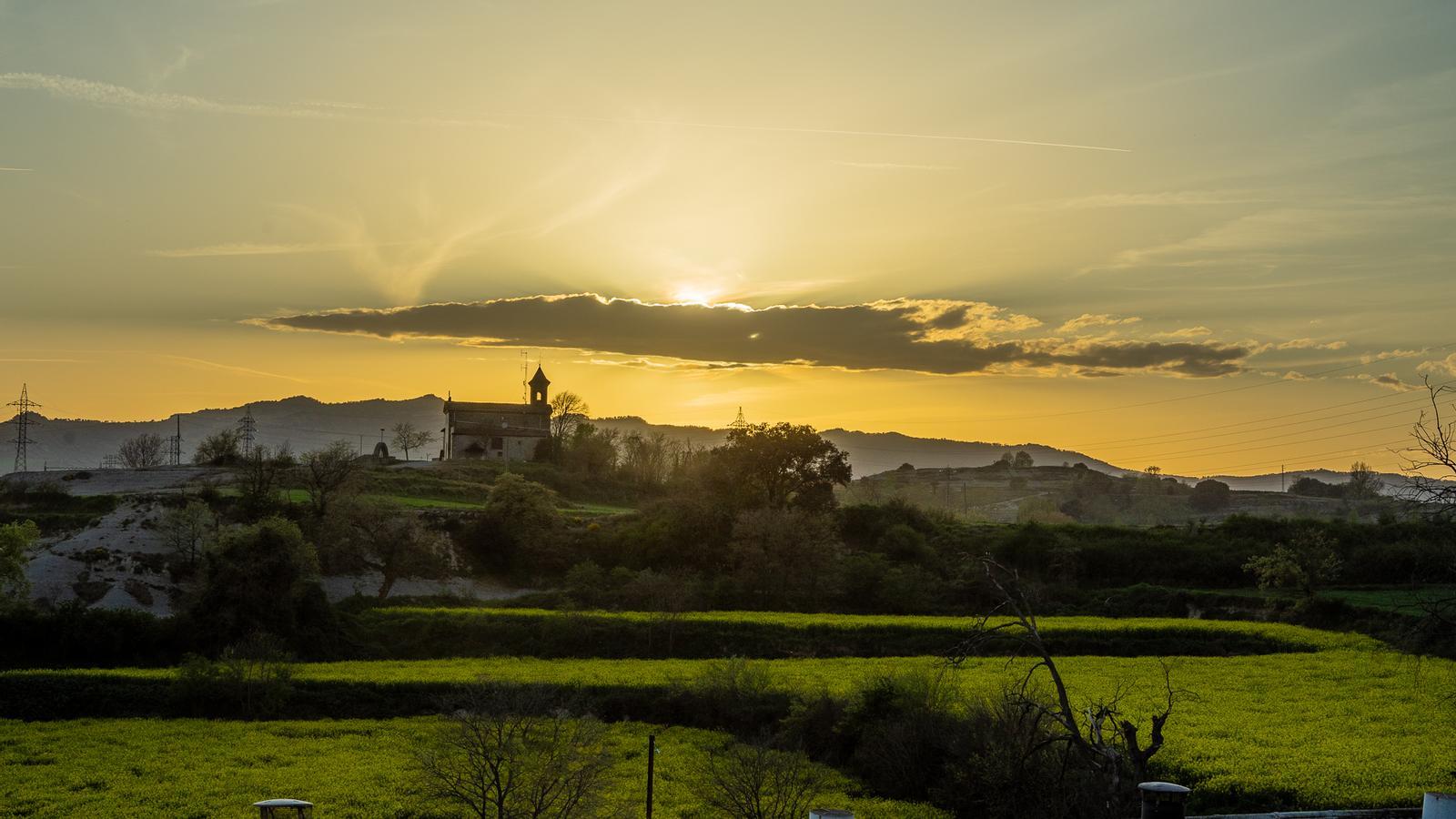 Katalonya'da Erken Yaz Coşkusu: Sıcaklık Rekorları Kırılırken, Radikal Bir Hava