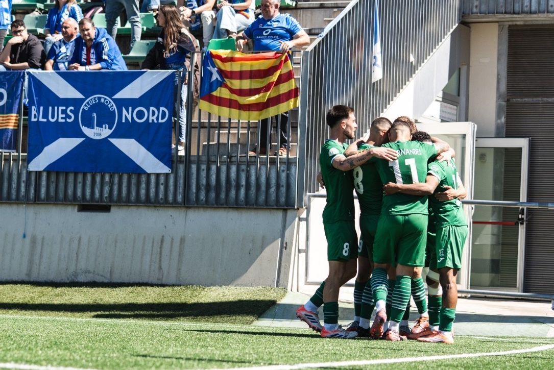 UE Cornellà'dan Akıl Dolu 1 Nisan Şakası: Messi Kulübü Satın Aldı İddiası!