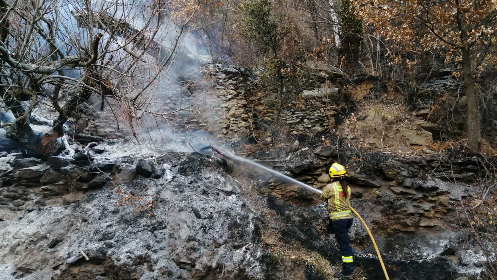 Katalonya İtfaiyesine 300 Yeni Kadro: Yangınlarla Mücadelede Kritik Takviye
